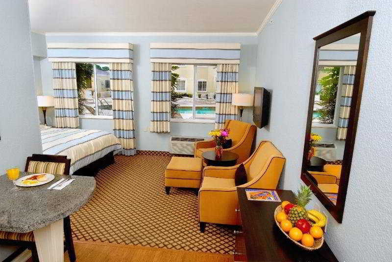 โฮมวูด สวีท โบนิตา สปริง Hotel โบนิตาสปริงส์ ภายนอก รูปภาพ